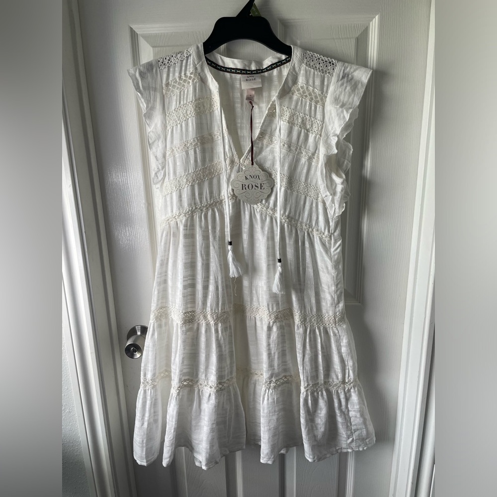 Knox Rose Ivory Lace V-Neck Dress